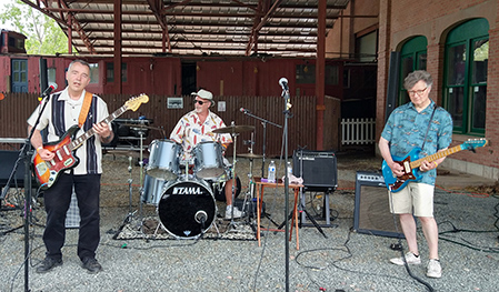 The Aquatudes at the Connecticut Trolley Museum, 5/14/22